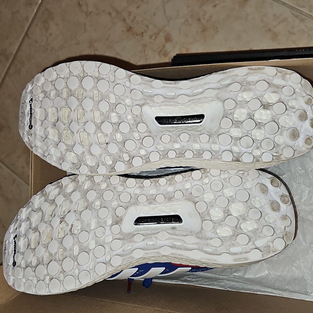 Adidas Ultraboost...Mens 8 - Picture 4 of 4